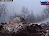 Рухнувший самолет с Качиньским. Кадр телеканала «Россия 24»