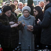 На Новодевичьем кладбище поставили памятник Мстиславу Ростроповичу (фото Наташи Четвериковой)