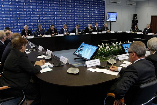 Встреча президента РФ с членами консультативного совета по созданию международного финансового центра в России