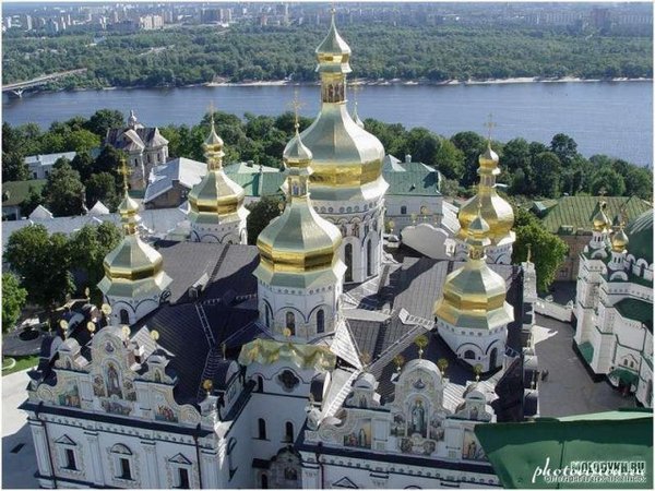Наместник Киево-Печерской лавры сообщил об угрозах захвата