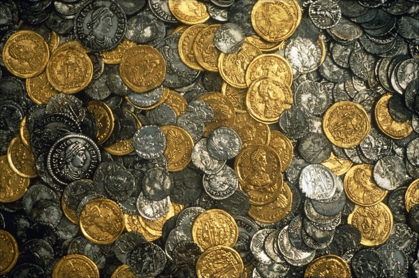 Золотые и серебряные монеты