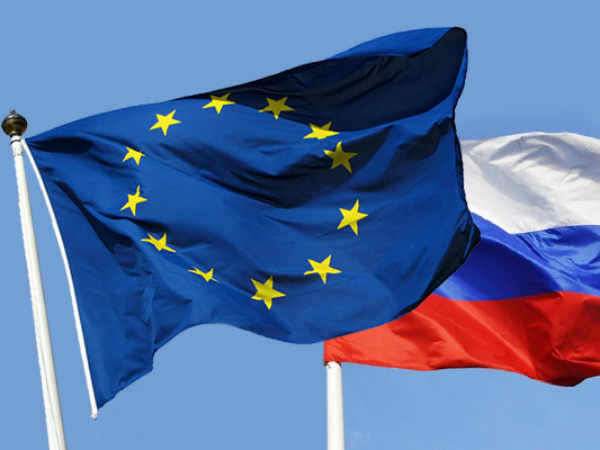 Флаги ЕС и РФ