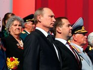 В.Путин и Д.Медведев на параде Победы
