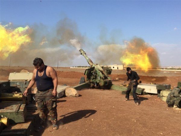Артиллерия армии Асада в провинции Дейр Эз-Зор