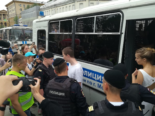 Сначала познакомимся