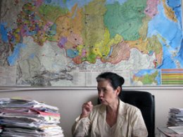 Галина Хованская в своем кабинете в Госдуме, август 2009 г. Фото Н. Деминой