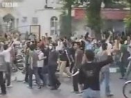 Беспорядки в Иране в 2009 году. Кадр: BBC.