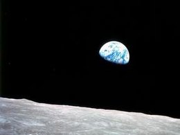 Вид на Землю с орбиты Луны. Фото: NASA