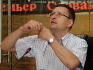 Евгений Онищенко на пресс-конференции в РИА Новости, 2010. Фото: Александр Артамонов