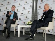 Дмитрий Медведев и Ли Куан Ю. Фото пресс-службы Кремля.