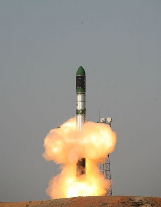 Старт ракеты Днепр с космическим аппаратом ТанДЕМ-Х с космодрома Байконур. Фото Космотрас.