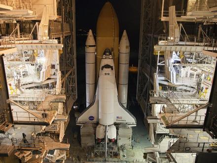 Дискавери в МИК. Фото NASA/Frank Michaux