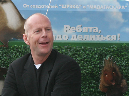   (Bruse Willis)  .   