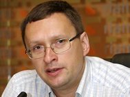 Евгений Онищенко рассказывает о целях и задачах митинга ученых 13 октября 2011 г.
