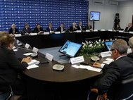 Встреча президента РФ с членами консультативного совета по созданию международного финансового центра в России