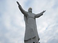 Пятидесятиметровая статуя "Христос-король", установленная в 2010 году на границе Польши и Германии.