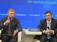 Дмитрий Ливанов представил свой взгляд на идеальный общественный совет при министерстве, а Сергей Гуриев руководил дискуссией.