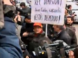 Протесты против королевской охоты. Кадр видеосюжета Reuters