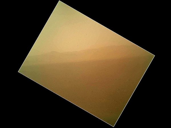 Первый цветной снимок поверхности Марса
