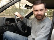 Пономарев ходит на работу в Госдуму в джинсах и свитере