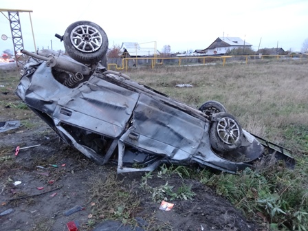 Две женщины - водитель и пассажир - погибли в ДТП в Свердловской области, скрываясь с места аварии.