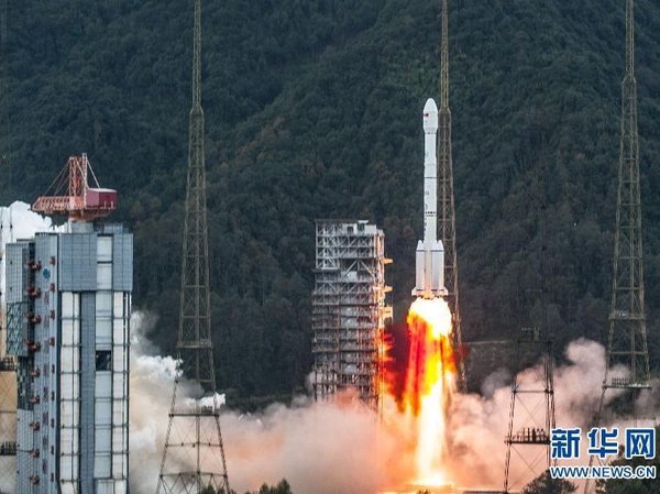 С космодрома Сичан произведен успешный запуск спутника связи "Чжунсин-12"
