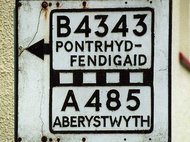 Дорожный знак в Уэльсе