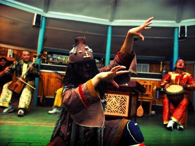 Шаманский ритуал в Монголии