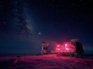 Телескоп на антарктической станции Амундсена-Скотта. Фото: Keith Vanderlinde/National Science Foundation