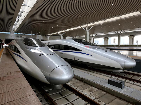 Скоростные поезда на трассе Пекин-Гуанчжоу