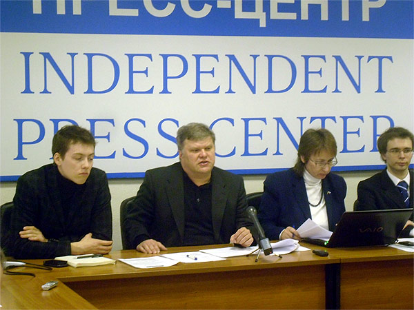 На пресс-конференции по объединению защитников Ленинского проспекта