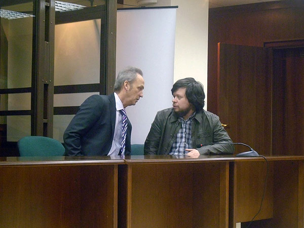 Адвокат Валерий Лавров и обвиняемый Константин Лебедев