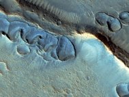 Снимок южной части региона Acidalia Planitia
