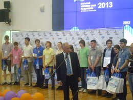 Александр Аузан и победители Чемпионата. Фото: Андрей Винокуров