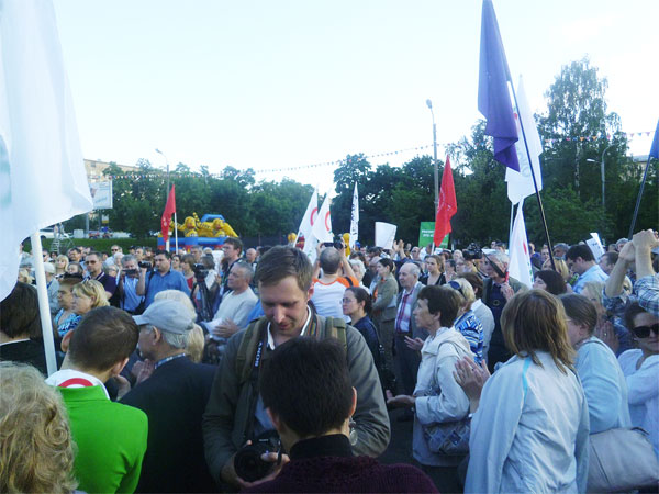 Митинг против реконструкции Ленинского проспекта
