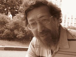 "Учителя, прежде всего, хотят учить детей качественно. Но дело всё больше идет к платному образованию, всё больше идет к сокращению возможности учиться"