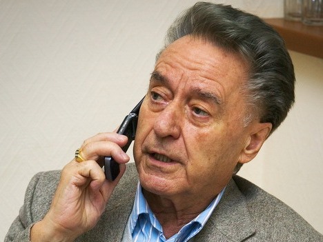Андрей Дементьев. Кадр телеканала "Звезда"