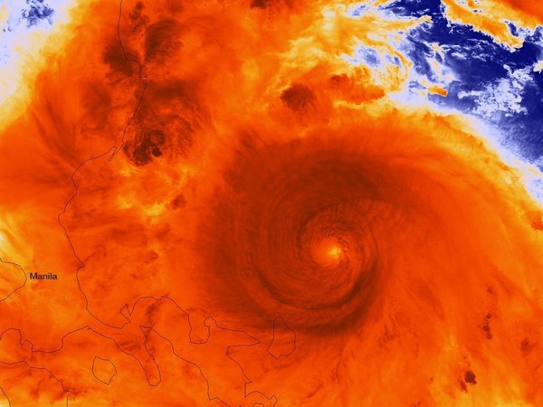 Тайфун Утор над Филиппинами, 11 августа 2013 г. Фото: NASA