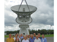 Группа из АКЦ и NRAO, которая успешно установила и ввела в эксплуатацию станцию слежения для проекта наземно-космического интерферометра РадиоАстрон в Грин Бэнк, западная Вирджиния, США, на базе 43-метровой антенны обсерватории.