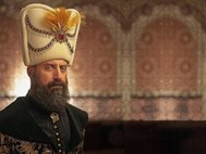 Халит Эргенч в роли султана Сулеймана Великолепного из сериала «Великолепный век»