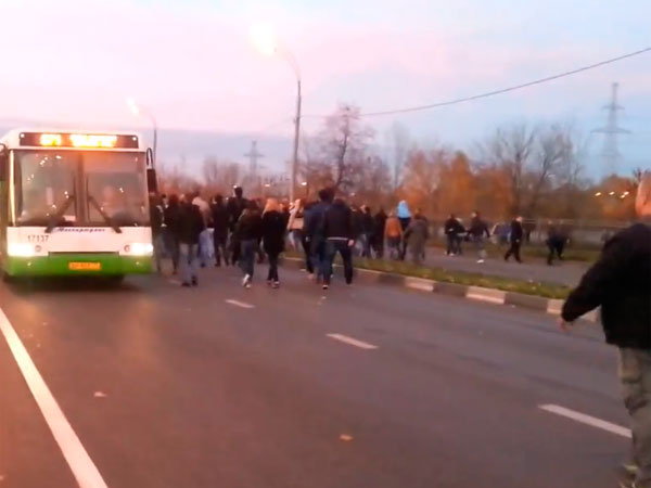 Шествие толпы в Бирюлево