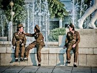 Девушки в военной форме в Пхеньяне
