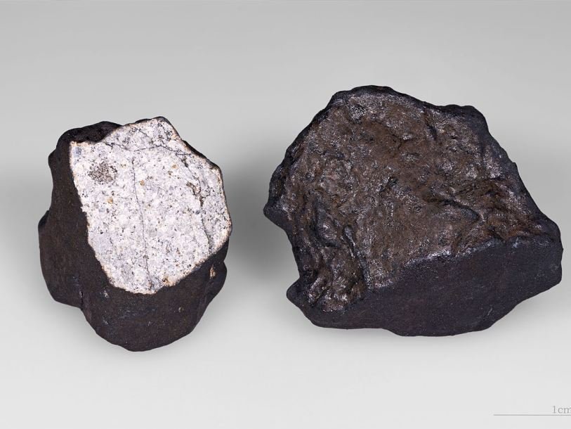Фрагменты челябинского метеорита