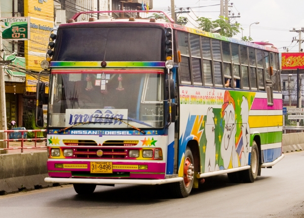 Туристический автобус в Чонбури