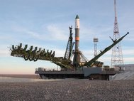 Ракета-носитель «Союз-У» с кораблем «Прогресс М-21М» на стартовом комплексе