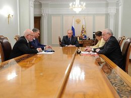 Владимир Путин на встрече с Михаилом Федотовым и Владимиром Лукиным