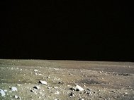 Первая фотография с поверхности Луны, полученная луноходом «Юйту»