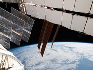 Солнечные батареи на российском сегменте МКС. Фото: NASA