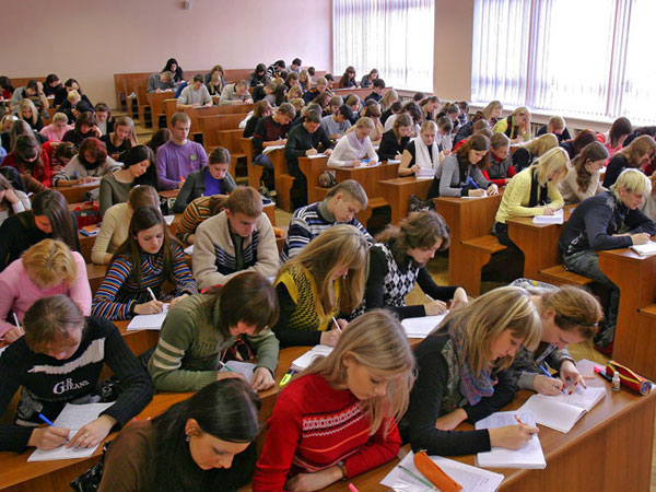 На занятиях в институте