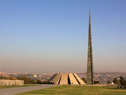 Стелла жертвам геноцида Армянского народа в Ереване 